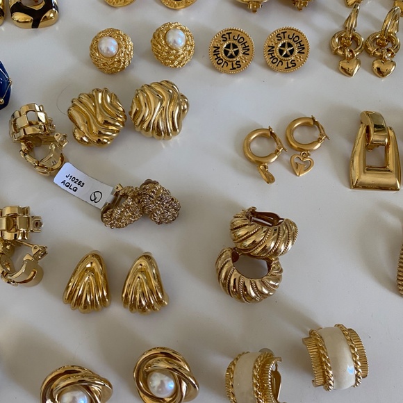 ✨ Fabulous Vintage ST. JOHN Earring Jewelry Collection Lot Like New Condition! ✨ - Picture 3 of 5